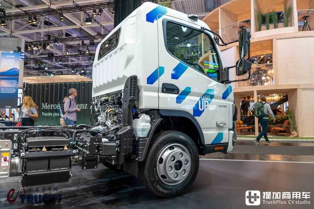 2026IAA:平头、全空气悬挂,这台日本轻卡在欧洲凭什么稀缺?三菱扶桑Canter深度实拍评测 - 第16张 - 提加商用车网 2026IAA:平头、全空气悬挂,这台日本轻卡在欧洲凭什么稀缺?三菱扶桑Canter深度实拍评测 - 第16张