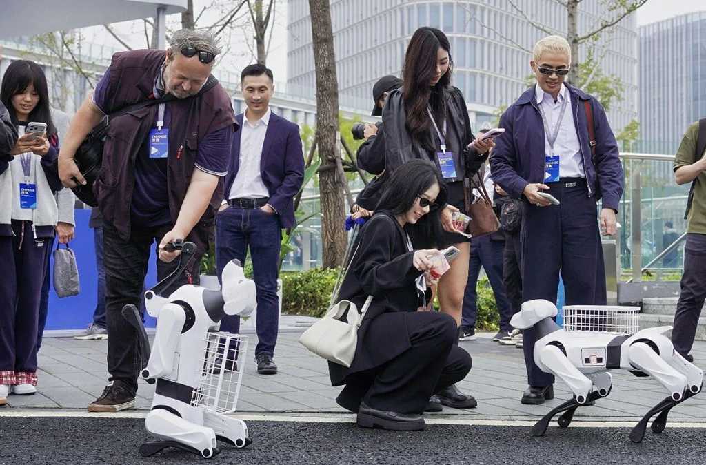 奇瑞展望瑶光2035战略:以AI重构技术边界,加速向全球智能科技公司进化 - 第6张 - 提加商用车网 奇瑞展望瑶光2035战略:以AI重构技术边界,加速向全球智能科技公司进化 - 第6张