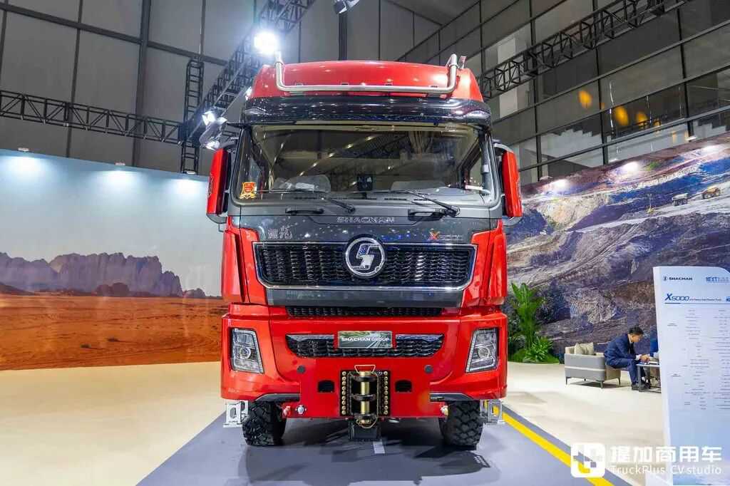 国产最强大件牵引车?8×8驱动+AT变速箱+660匹马力,陕汽德龙X5000大件车深度实拍 - 第1张 - 提加商用车网 国产最强大件牵引车?8×8驱动+AT变速箱+660匹马力,陕汽德龙X5000大件车深度实拍 - 第1张