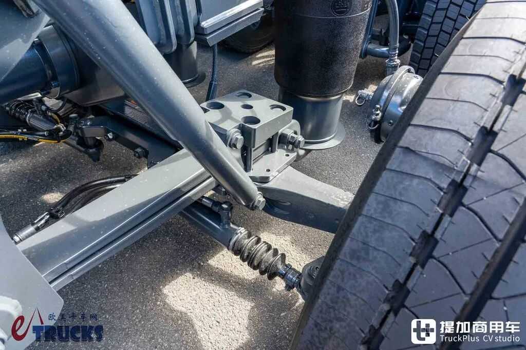 七轴14×6驱动!车长高达13.35米,奔驰Arocs特种底盘深度实拍解析 - 第16张 - 提加商用车网 七轴14×6驱动!车长高达13.35米,奔驰Arocs特种底盘深度实拍解析 - 第16张
