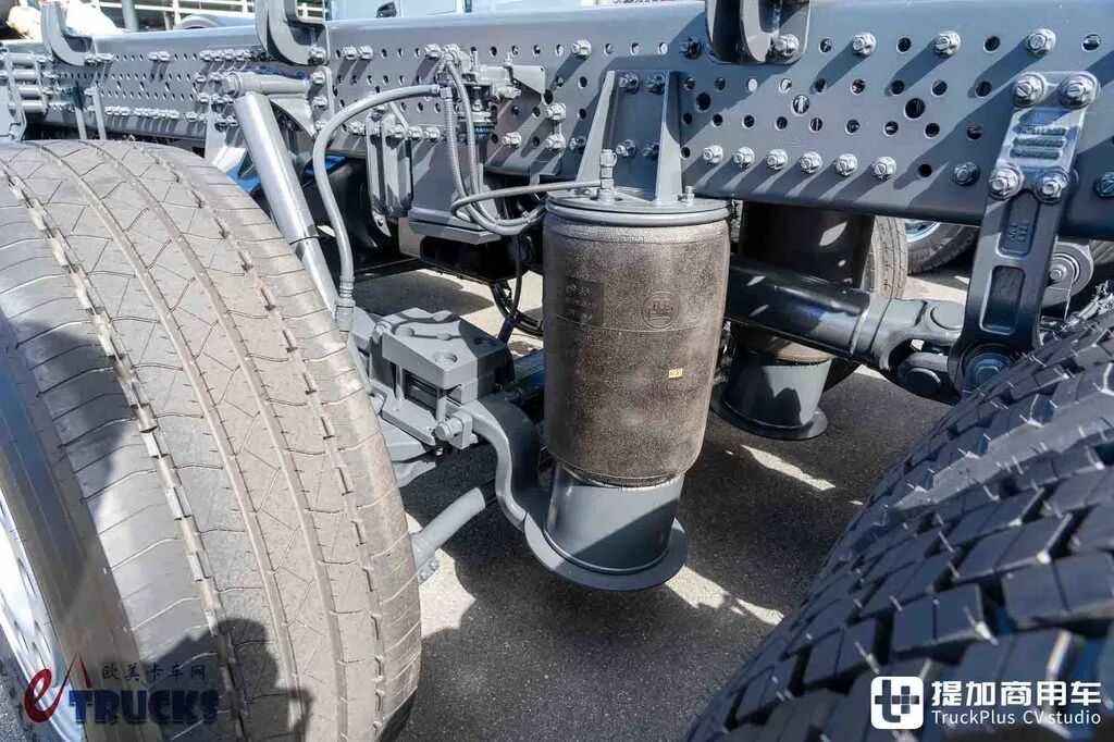 七轴14×6驱动!车长高达13.35米,奔驰Arocs特种底盘深度实拍解析 - 第17张 - 提加商用车网 七轴14×6驱动!车长高达13.35米,奔驰Arocs特种底盘深度实拍解析 - 第17张