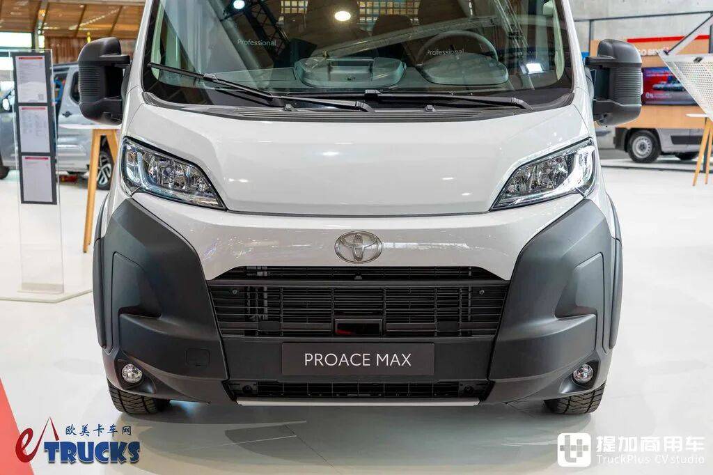 丰田还出小货车?驾驶室能坐7人,丰田Proace Max双排栏板货车实拍评测 - 第5张 - 提加商用车网 丰田还出小货车?驾驶室能坐7人,丰田Proace Max双排栏板货车实拍评测 - 第5张