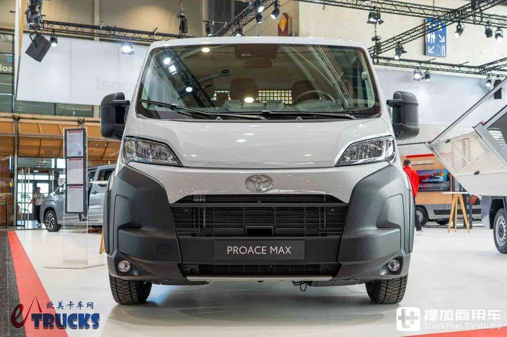 丰田还出小货车?驾驶室能坐7人,丰田Proace Max双排栏板货车实拍评测 - 第6张 - 提加商用车网 丰田还出小货车?驾驶室能坐7人,丰田Proace Max双排栏板货车实拍评测 - 第6张