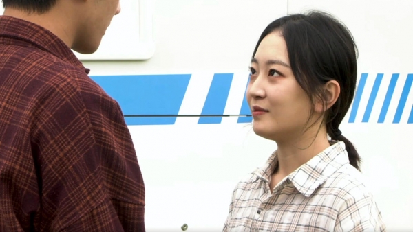 真实写照国内卡车司机夫妻车生活困境,乘龙T7旅行家发布宣传片拍的真好