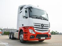 这辆6X4的奔驰Actros牵引车只有一个卧铺，它到底是用来运啥的？