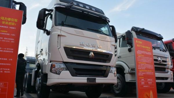 6X6驱动+自动挡 重汽汕德卡C7大件运输车曝光