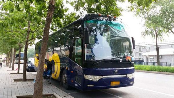 不吃胎不是正常的宇通客车？客运老司机痛斥黑车影响旅游客运行业