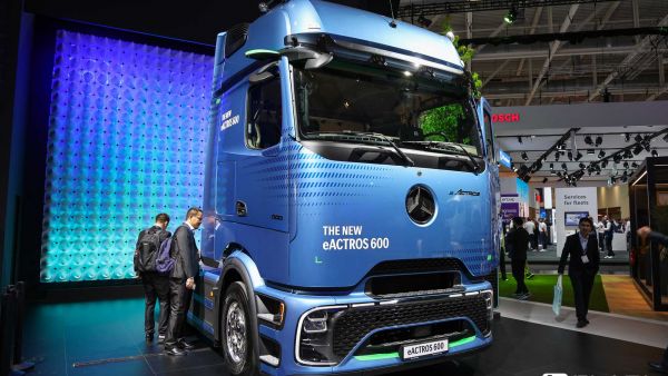 2024IAA:先锋技术引领电动重卡未来,奔驰eActros 600实拍,再带您看看它为什么那么强