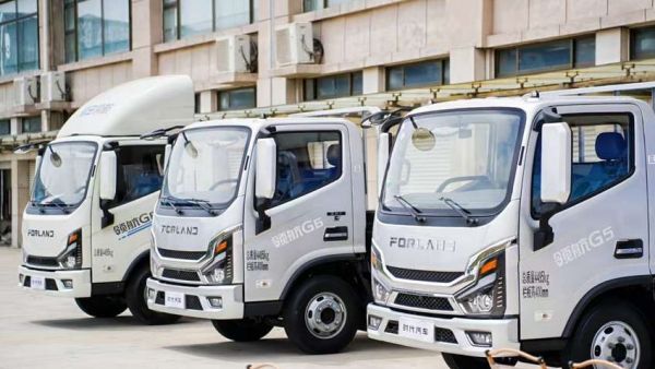 低成本+长续航，车标焕新的时代领航大G-LNG轻卡实拍！