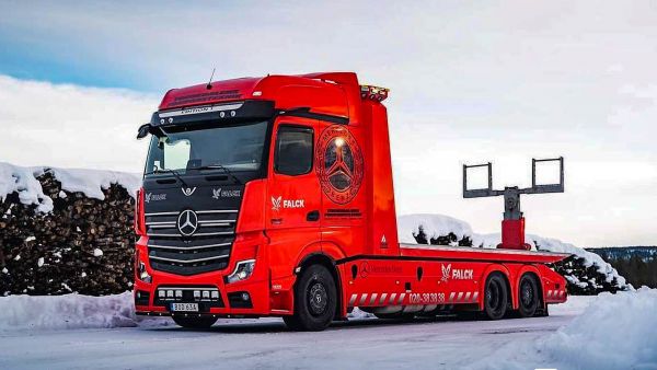 全球限量400台，爆改强大外观，奔驰Actros Edition 1清障车实拍