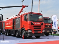 6x4后提升+650匹V8发动机，驾驶室加长1米！斯堪尼亚S 650 XXL牵引车实拍