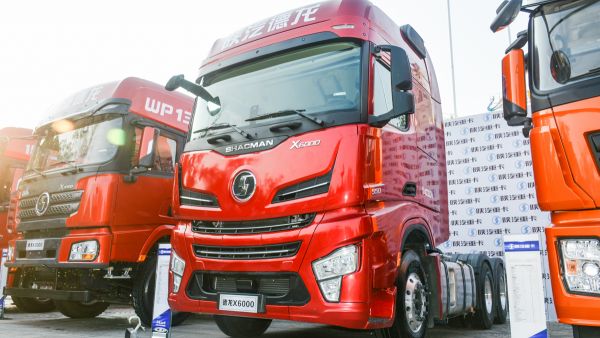 陕汽X6000配置太高了，副驾驶有按摩座椅，下半年逐步推向市场