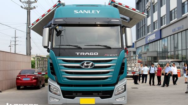 国内也有卡车改装文化？带您见识一款改装很不错的现代创虎卡车