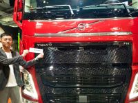 感受750马力重卡魅力,今晚8点半与您相约沃尔沃卡车展台