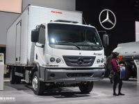 主驾有4个踏板,外观怪异,带您见识奔驰在巴西推出的Accelo中卡