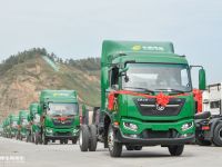 东风商用车与中国邮政签署857台大订单，首批311辆天锦KR交付