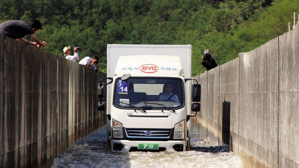 产品力制胜——比亚迪T5斩获深圳新能源物流车挑战赛多项最佳奖