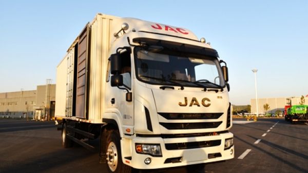 江淮帅铃又升级了，这次推出中卡车型，动力更猛，载货能力也更强了