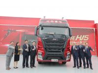 千里江铃一日还——江铃重汽宽体驾驶室车型威龙HV5重卡正式上市
