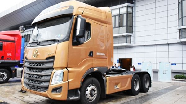 30万出头就能买到的旗舰重卡,老司机为您解读2018款乘龙H7牵引车