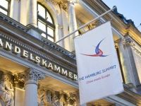 奔驰卡车携手中工服，共促中德物流产业合作