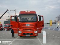 高配J7，能做饭的JH6，还有两节车厢的J6，2019款解放卡车来了