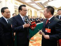 总理手中的中国红东风天龙旗舰