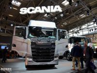 斯堪尼亚V8发动机纪念版领衔,宝马展第一天,先带大家看几款大件运输牵引车