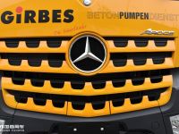 6轴车型最抢眼，2019宝马展中联展出的奔驰Arocs底盘混凝土泵车实拍