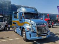 卡友节再次亮相,带你详细了解一下国产高端长头重卡格尔发V7