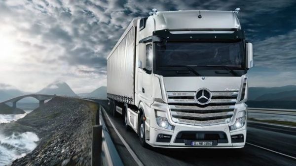 助力精准甩挂运输，奔驰新Actros交付青岛天璇物流