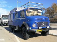 偶遇如今已鲜为人知的奔驰Kurzhauber卡车，40多年车龄，车主开着它到处旅行