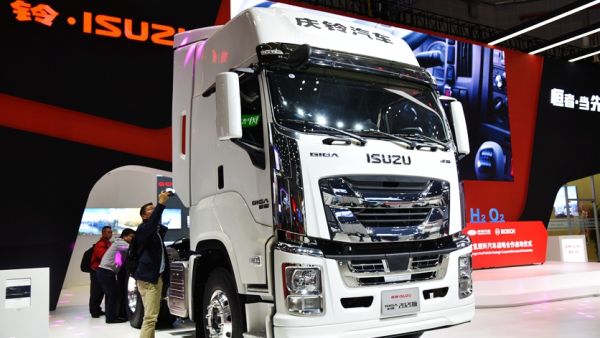 带你见识日系重卡在国内的坚守和突破，2020版庆铃巨咖牵引车全解析