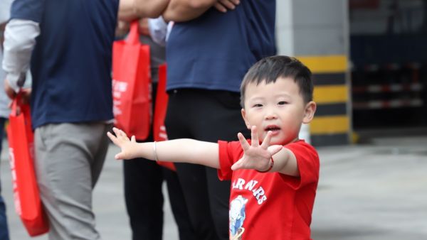 东风天龙KL载货车首发上市 助阵天龙哥盐城开战