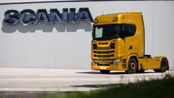 独特哑光金配色,斯堪尼亚发布V8发动机50周年纪念限量版车型