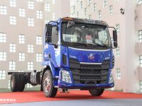 柳汽乘龙M3中卡载货车为啥能热销?实拍新升级的国六车型告诉您