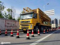 高架桥就是靠它来维护，带您见识一辆沃尔沃FM底盘的桥梁检测车