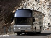 国产豪华大巴真正的扛鼎车型，青年尼奥普兰JNP6127高端客车的那些事