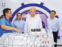 陕西省长刘国中深入法士特调研