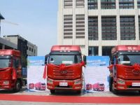 当场订购120台！解放J6P载货车火爆畅销安徽毫州