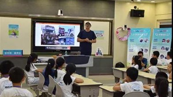 斯堪尼亚“忙碌又美妙的大卡车”安全教育夏令营圆满结束