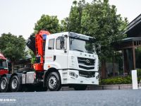 牵引车底盘的随吊车，上装配置真给力，国六排放的华菱汉马H7随吊车实拍