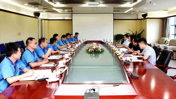 法士特领导班子深入基层开展主题教育调研