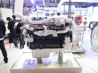 中国重汽国六天然气重卡隆重上市