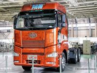 7年前买了解放J6H高端重卡，车主说当年开进口卡车的都羡慕他