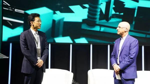 上汽、上港、中移动三方联手 “5G+自动驾驶重卡”商业化落地指日可待