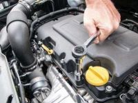 货车发动机故障灯亮起 该怎么处理呢?