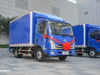 搭载上柴V动力发动机，上汽跃进向德邦交付百台超越C300轻卡