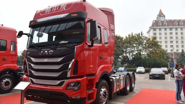 外观改进降油耗，内饰同步旗舰K7风格，带您见识2020款格尔发K5的新变化