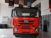 这两年卖得很火的砂石料运输牵引车,500马力的红岩杰狮M500实拍